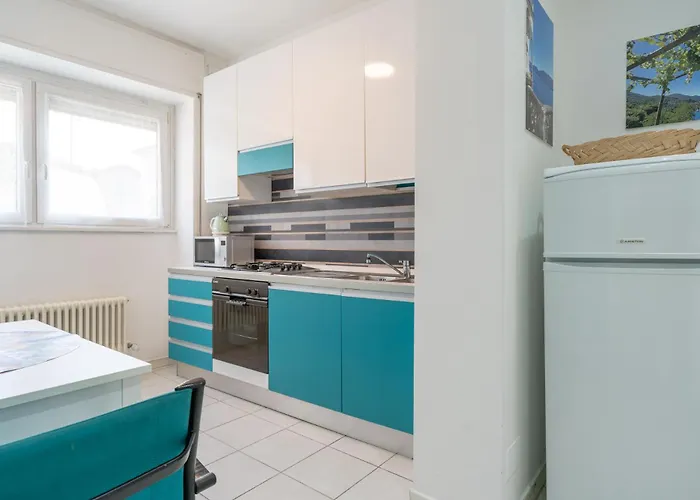 Iris - Stylish Apartament Lecco